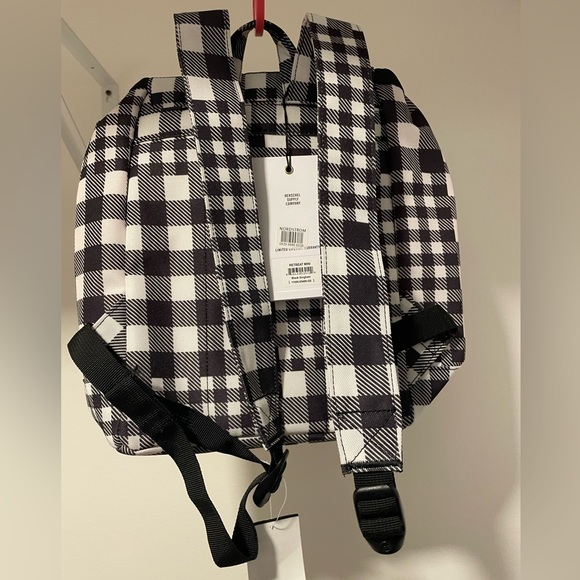 NWT Herschel Retreat Mini Black Gingham - Picture 5 of 6